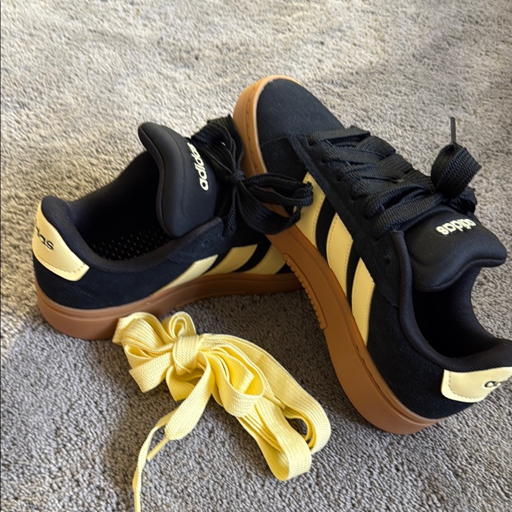 Adidas Black and Yellow Cloudfoam Sneakers VL Court 3.0 New  US Women’s Size 8